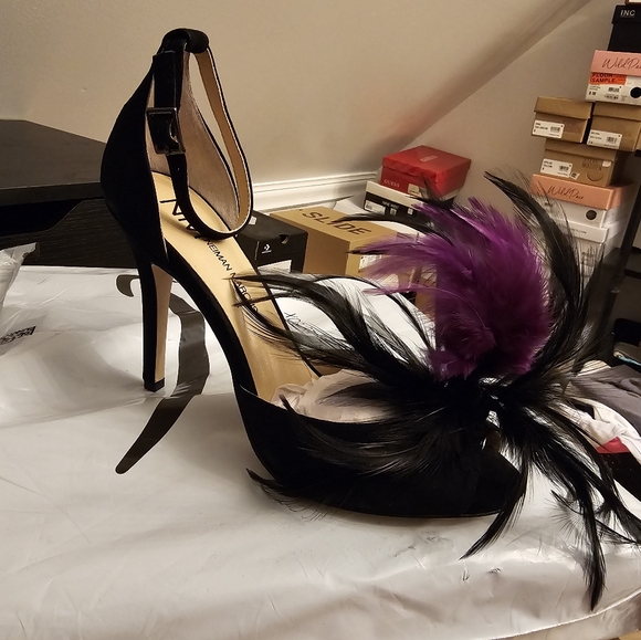 Newman Marcus Tamsen Black Suede with feathers shoes - Picture 2 of 4